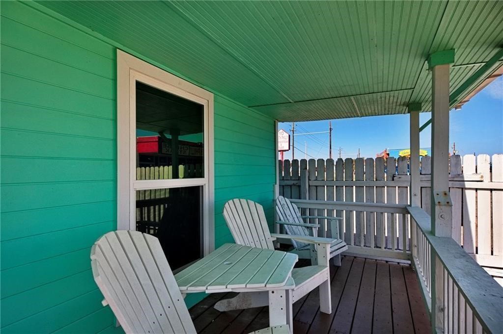 3302,3304 Surfside Blvd Property Photo 9