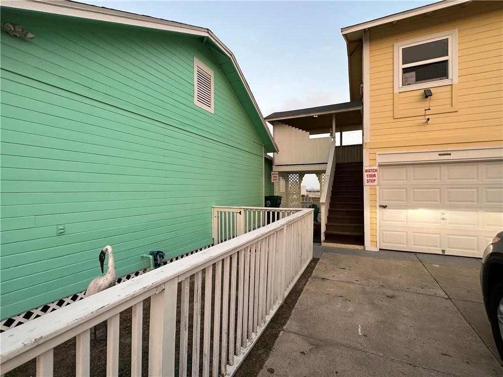 3302,3304 Surfside Blvd Property Photo 13