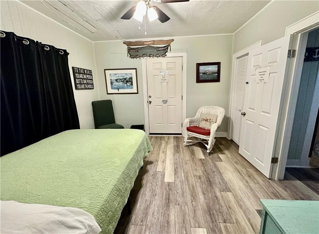 3302,3304 Surfside Blvd Property Photo 16