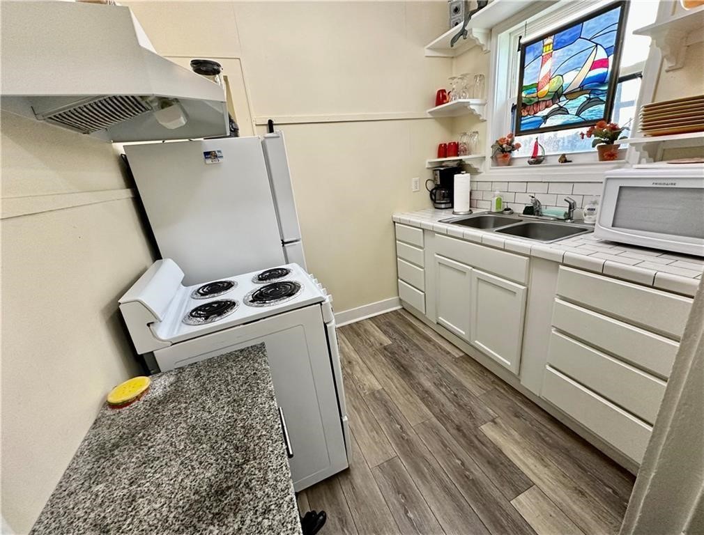 3302,3304 Surfside Blvd Property Photo 21