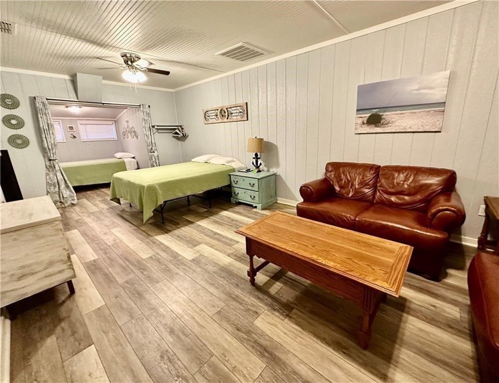3302,3304 Surfside Blvd Property Photo 24