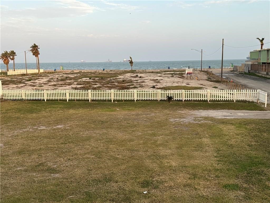 3302,3304 Surfside Blvd Property Photo 31