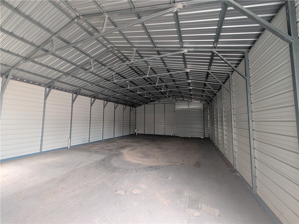 410 Nas Dr Property Photo 6
