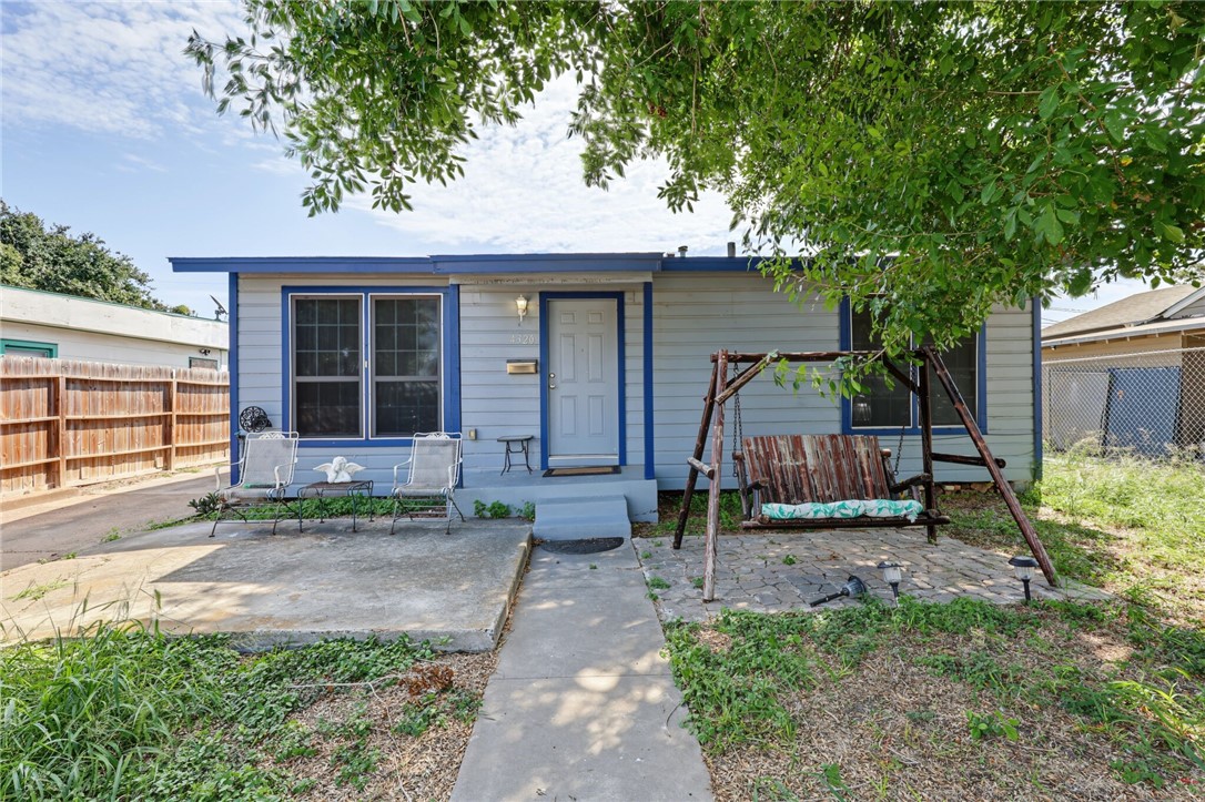 4320 Hollywood Ter Property Photo