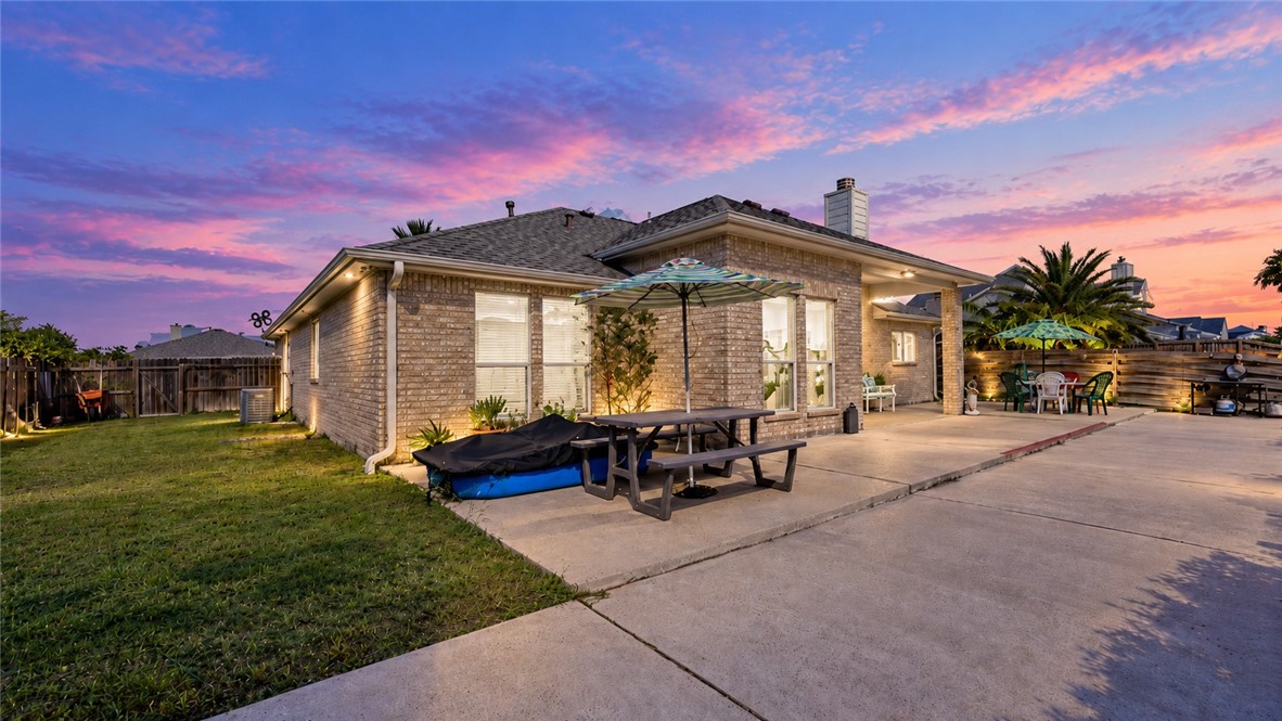 15426 Cuttysark St Property Photo 2