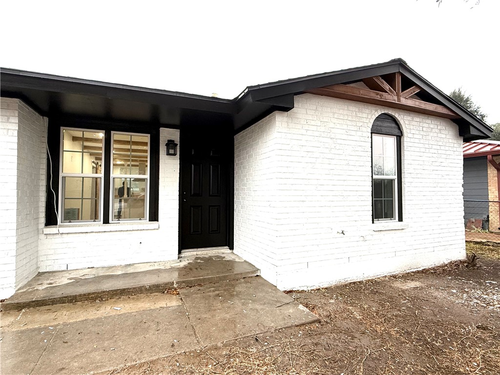 1801 Tina St Property Photo 3