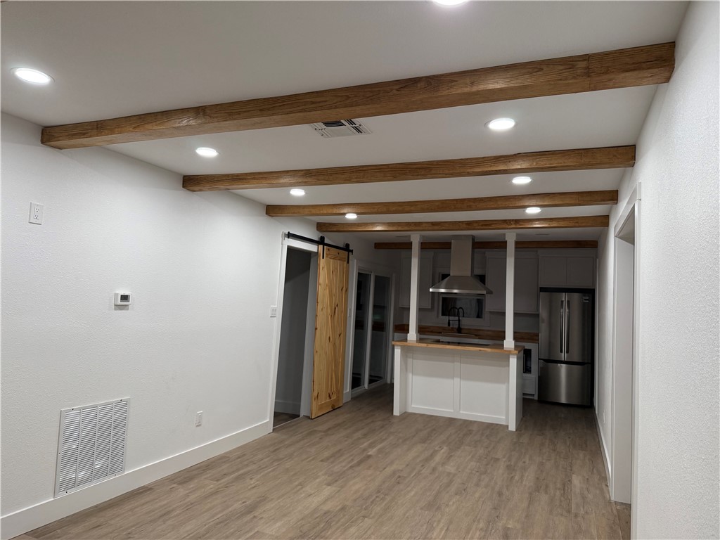 1801 Tina St Property Photo 4