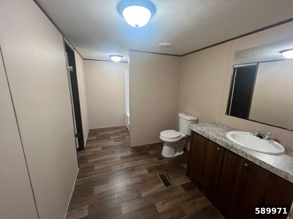 105 E Newman St Property Photo 10