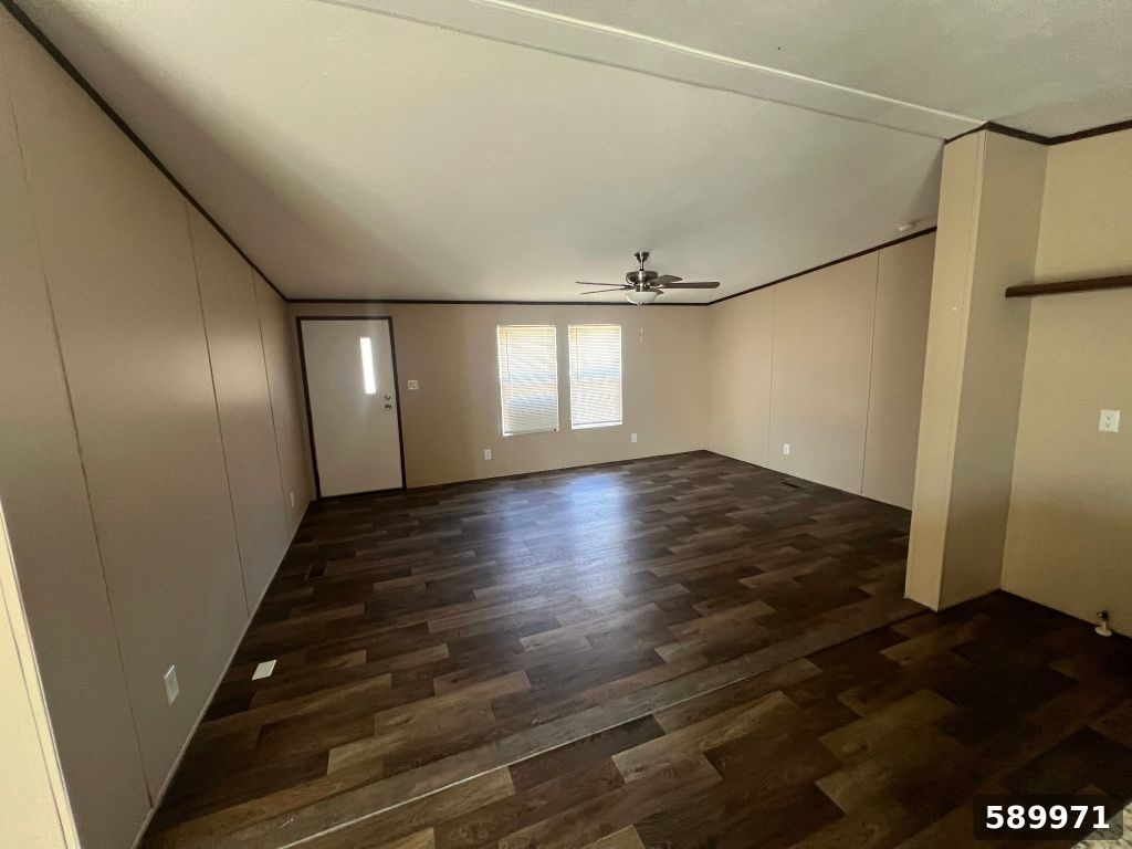 105 E Newman St Property Photo 13