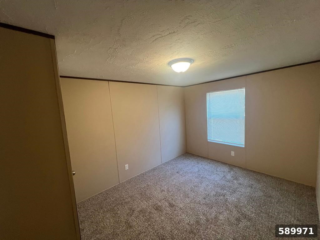 105 E Newman St Property Photo 14