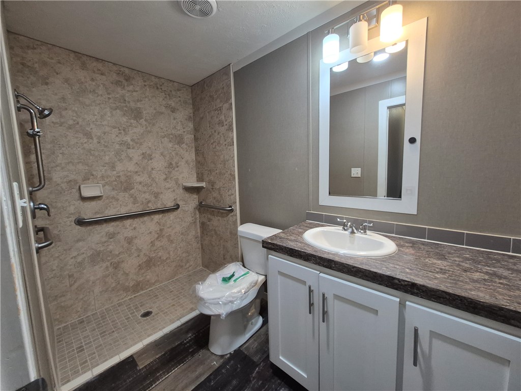 484251 Property Photo 10