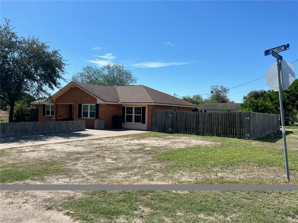 1110 S Johnson St Property Photo 4