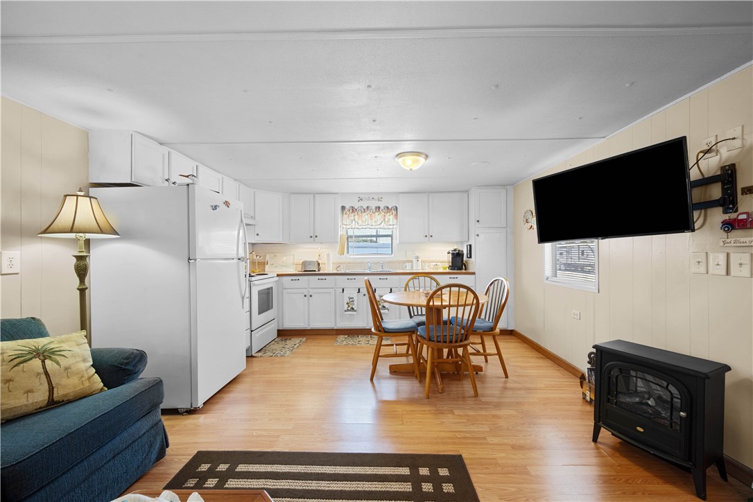166 Morrow St Property Photo 8