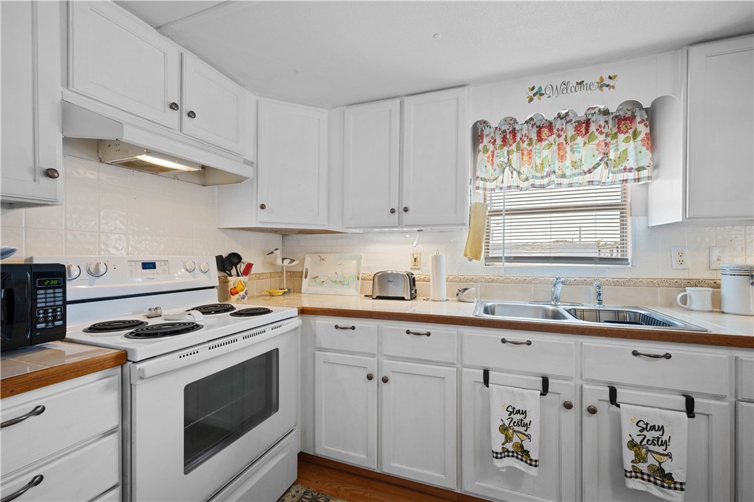 166 Morrow St Property Photo 10