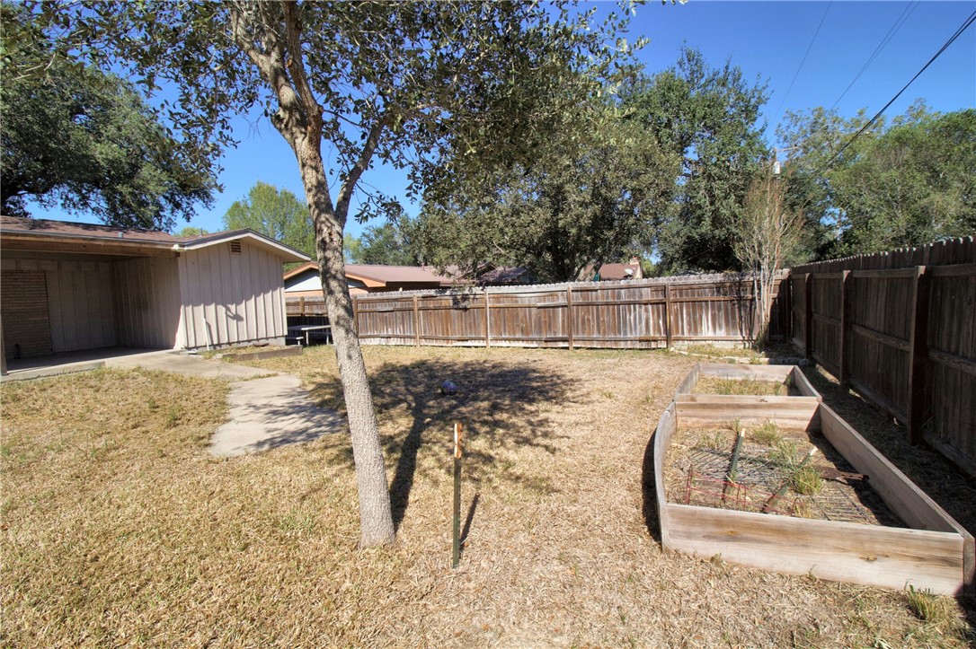 1410 Oriole Property Photo 23