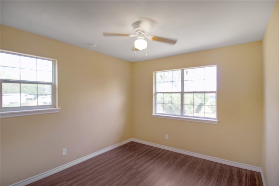 305 W Youst St Property Photo 6