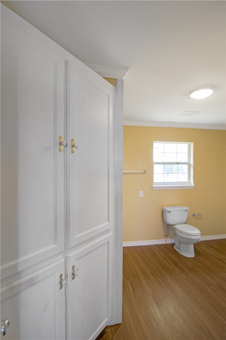 305 W Youst St Property Photo 10