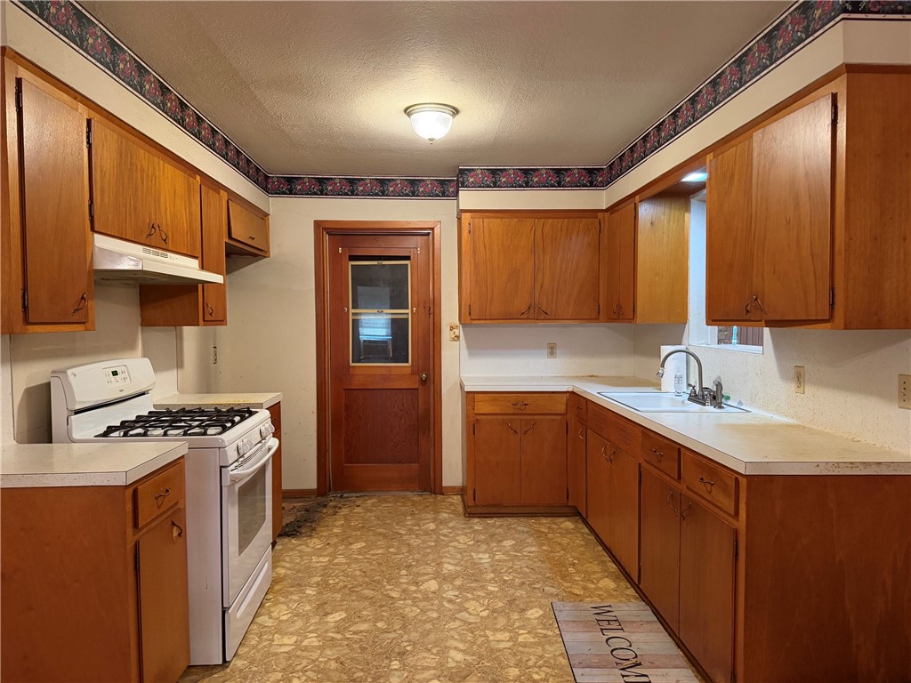 904 Highland Ave Property Photo 4