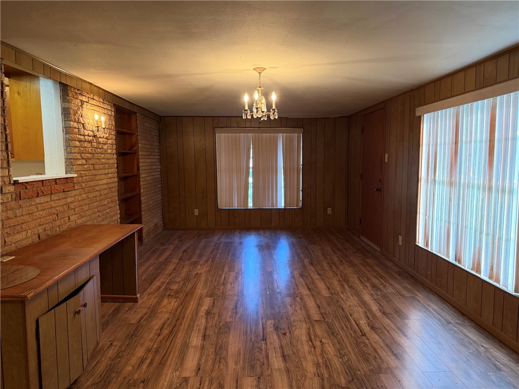 904 Highland Ave Property Photo 5