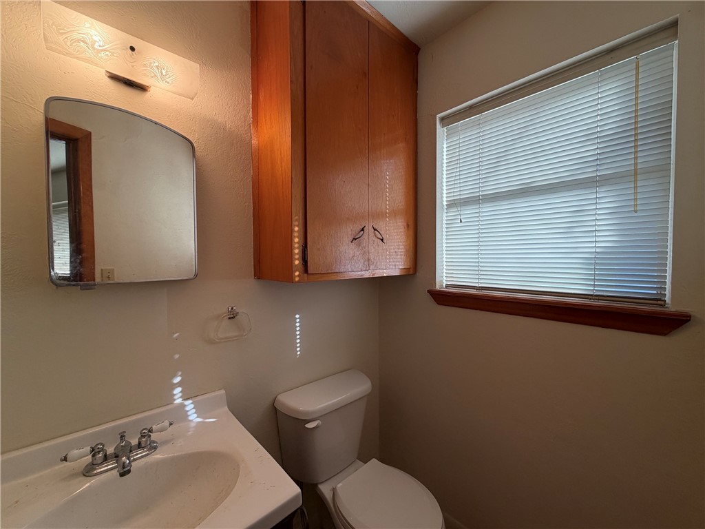 904 Highland Ave Property Photo 10