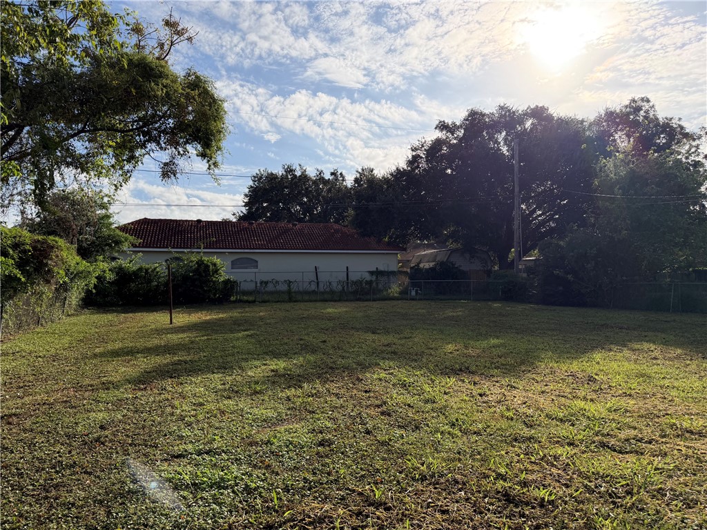 904 Highland Ave Property Photo 11
