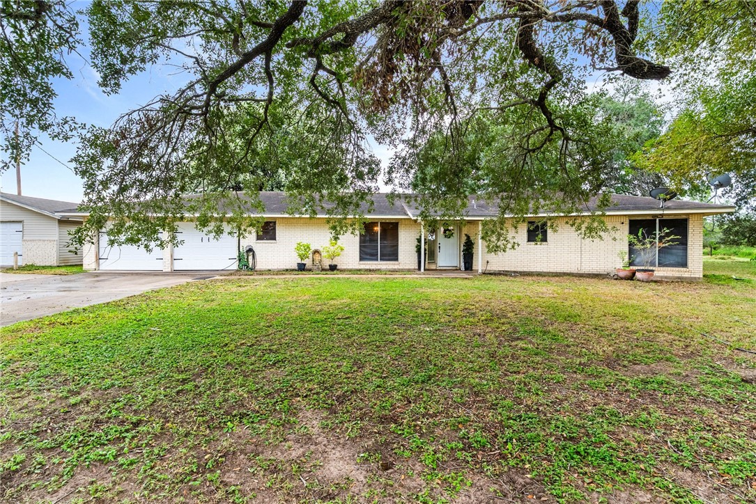 100 County Road 179 Property Photo 1