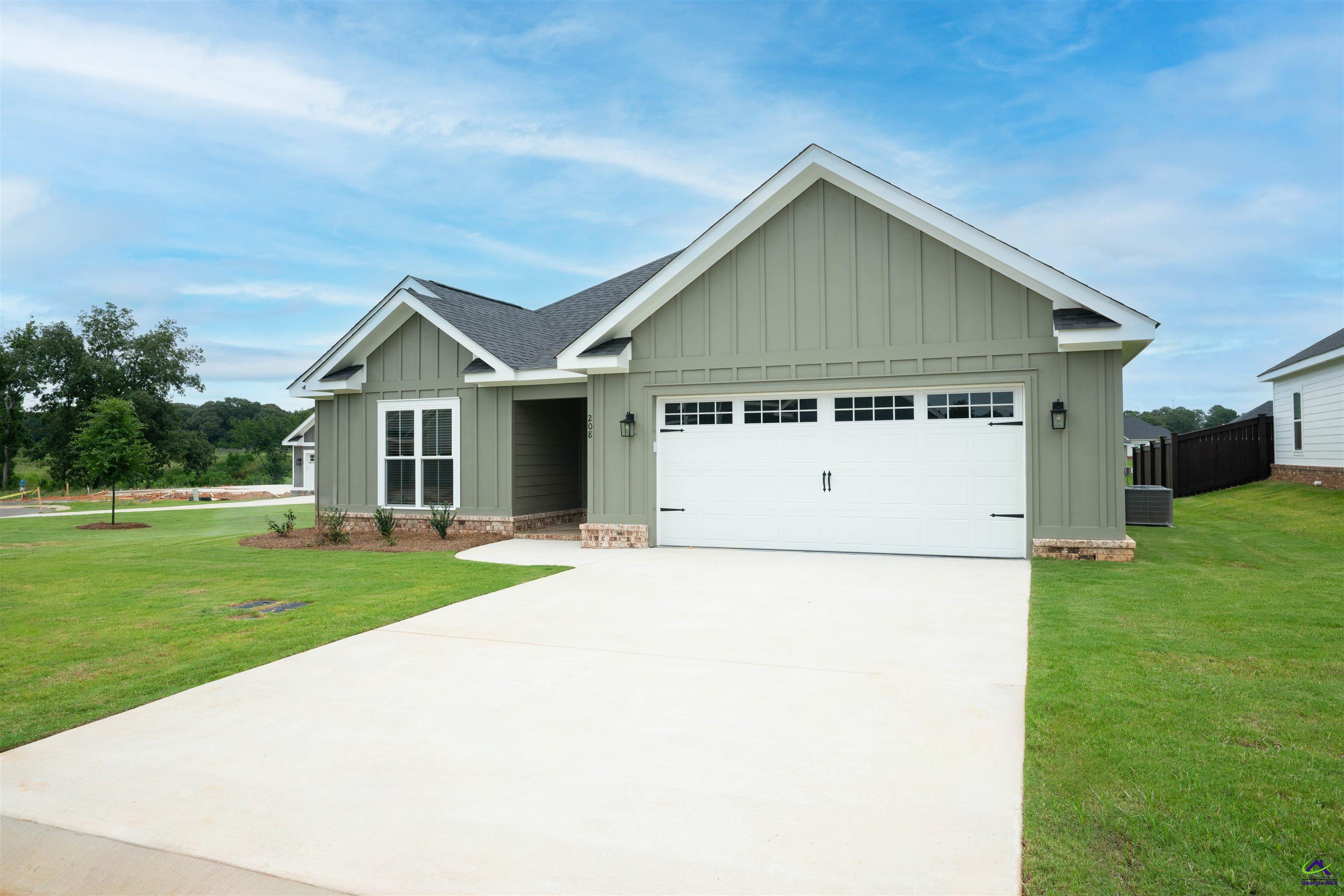 208 Saraland Trail Property Photo 2