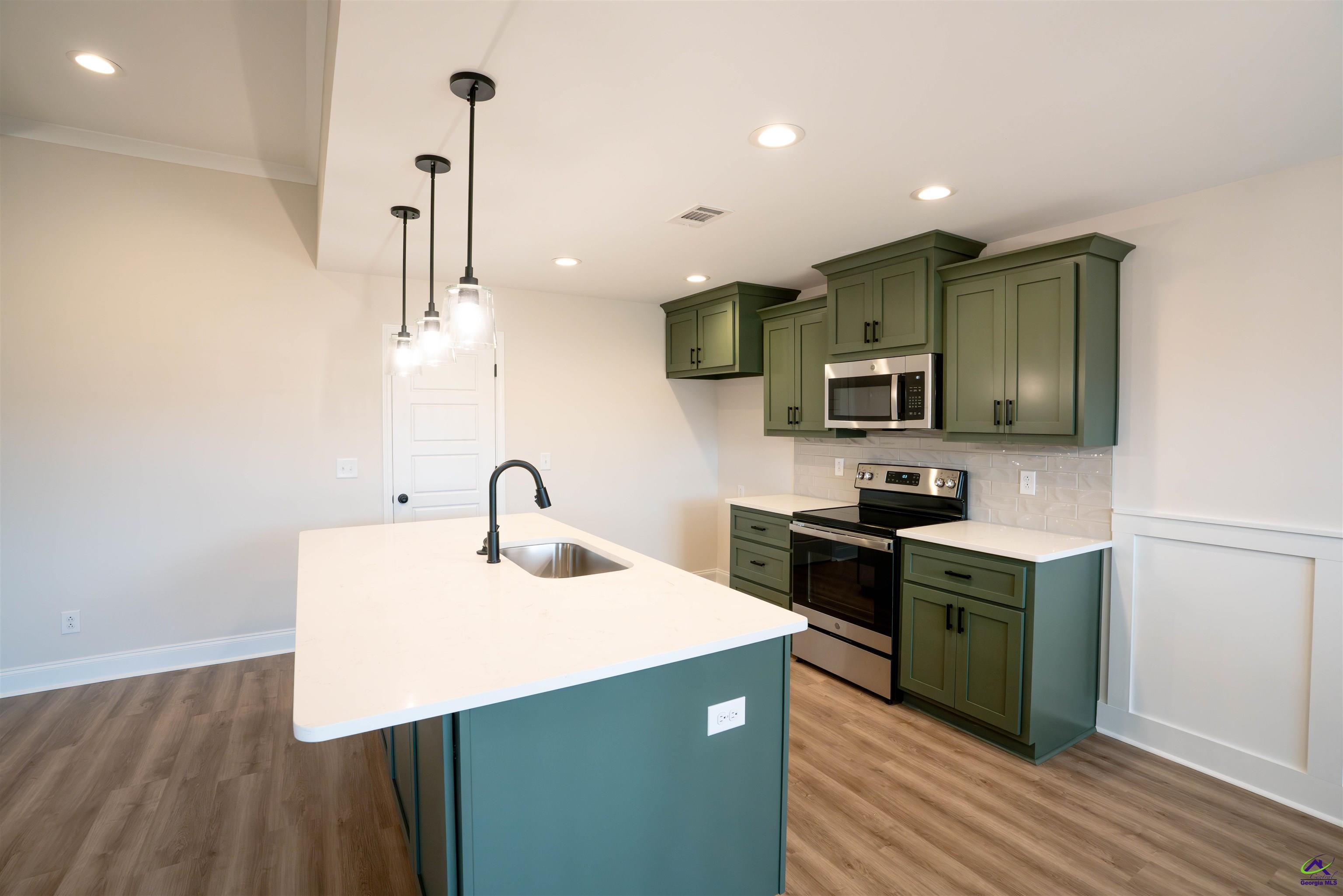208 Saraland Trail Property Photo 7