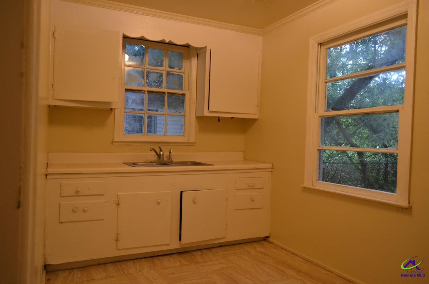 1546 Dexter Avenue Property Photo 4