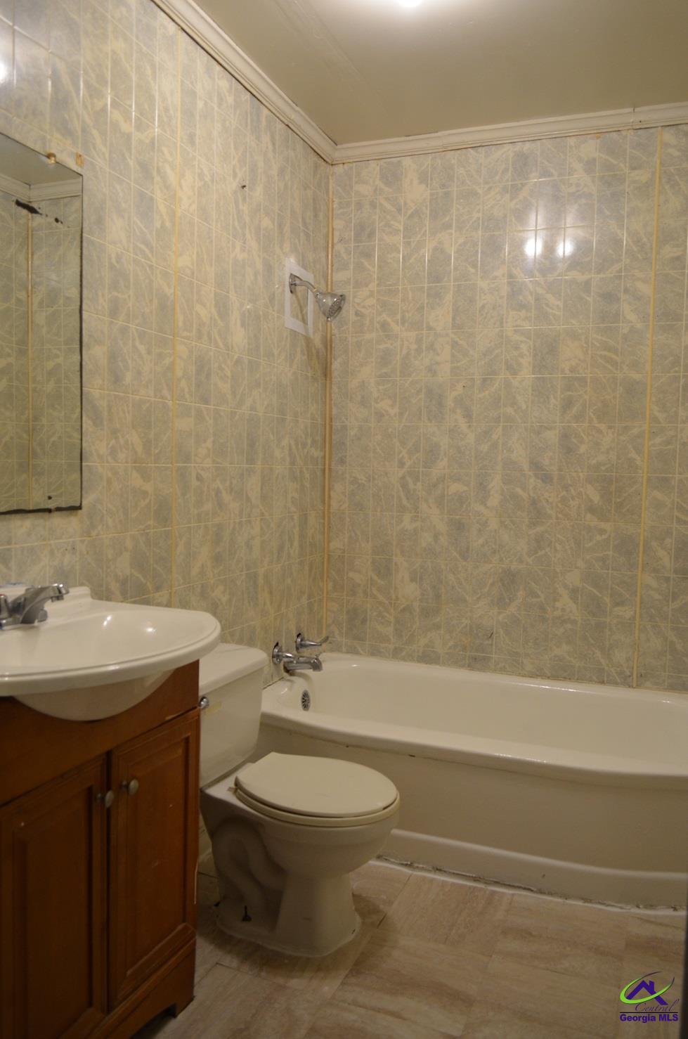 1546 Dexter Avenue Property Photo 8