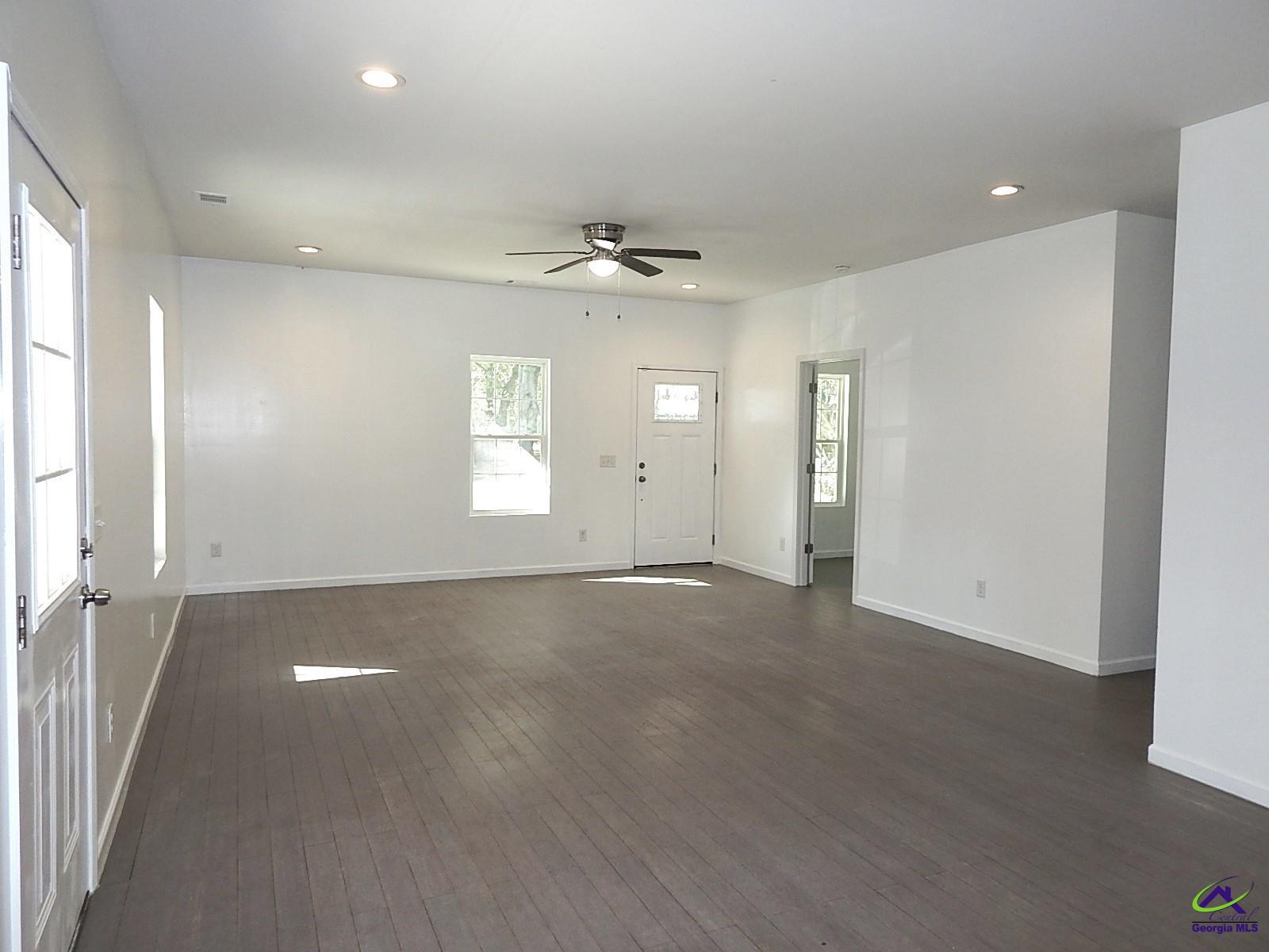 202 Barron Street Property Photo 4