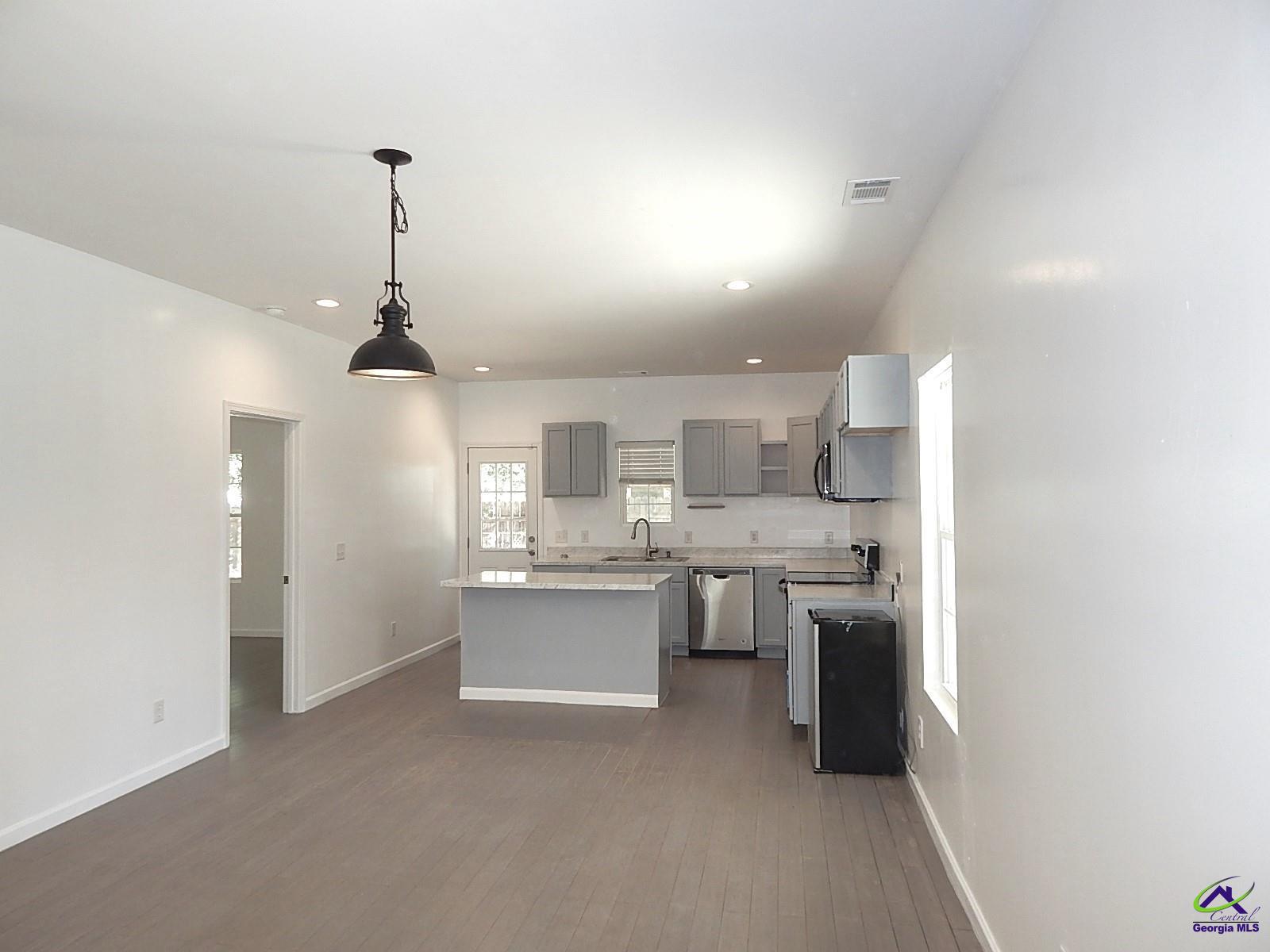 202 Barron Street Property Photo 5