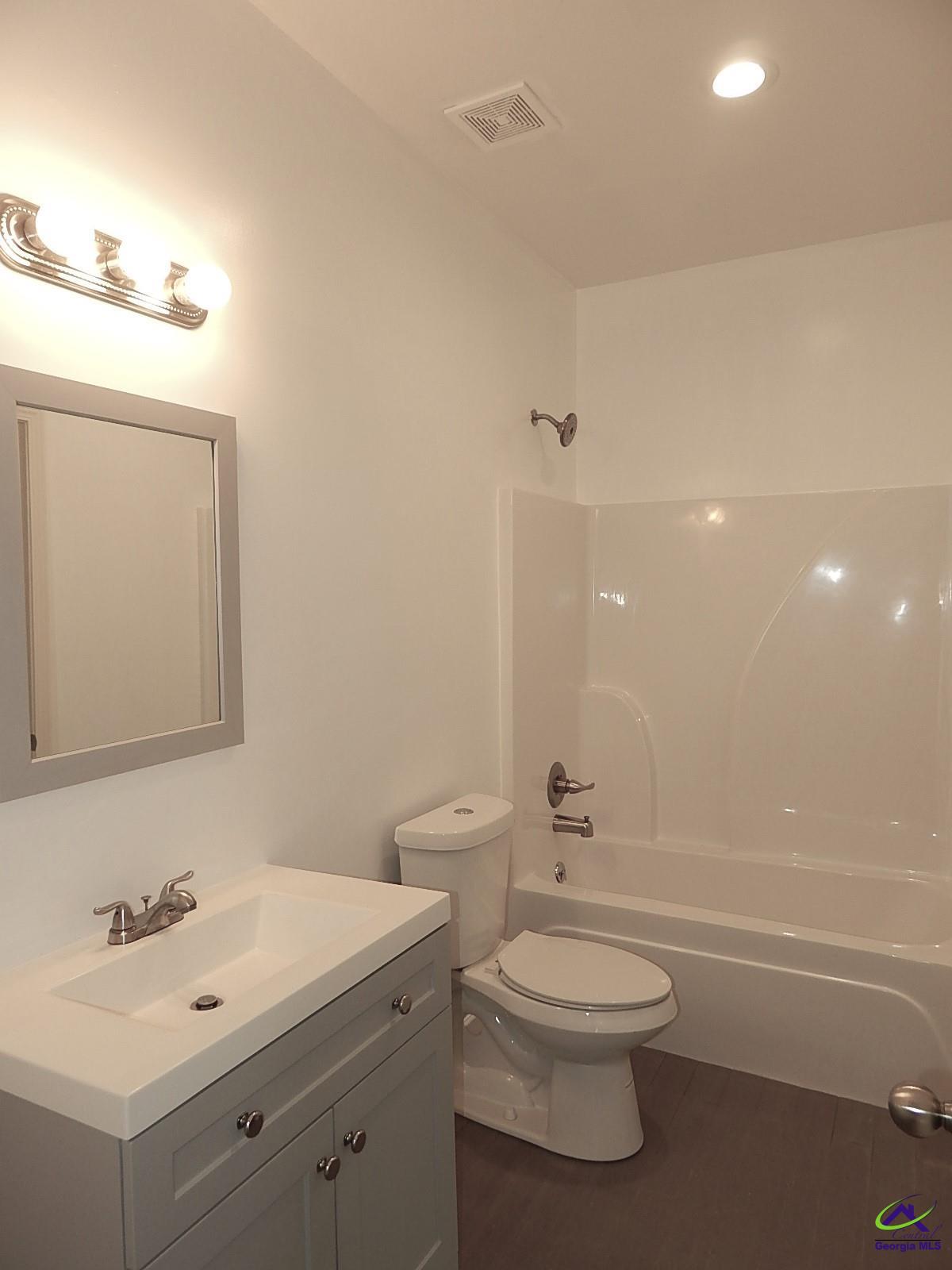 202 Barron Street Property Photo 18