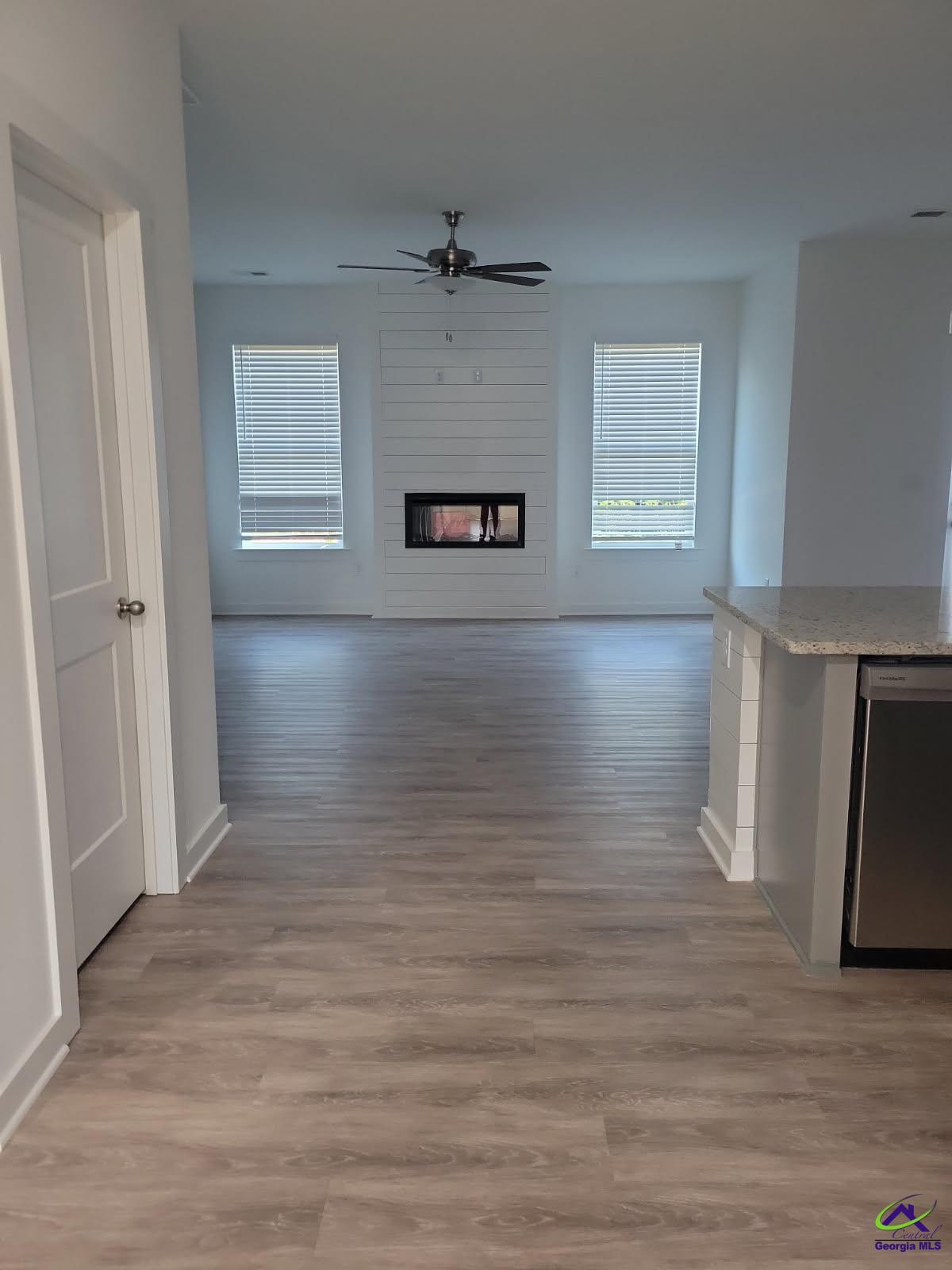 106 Breakwater Way Property Photo 2