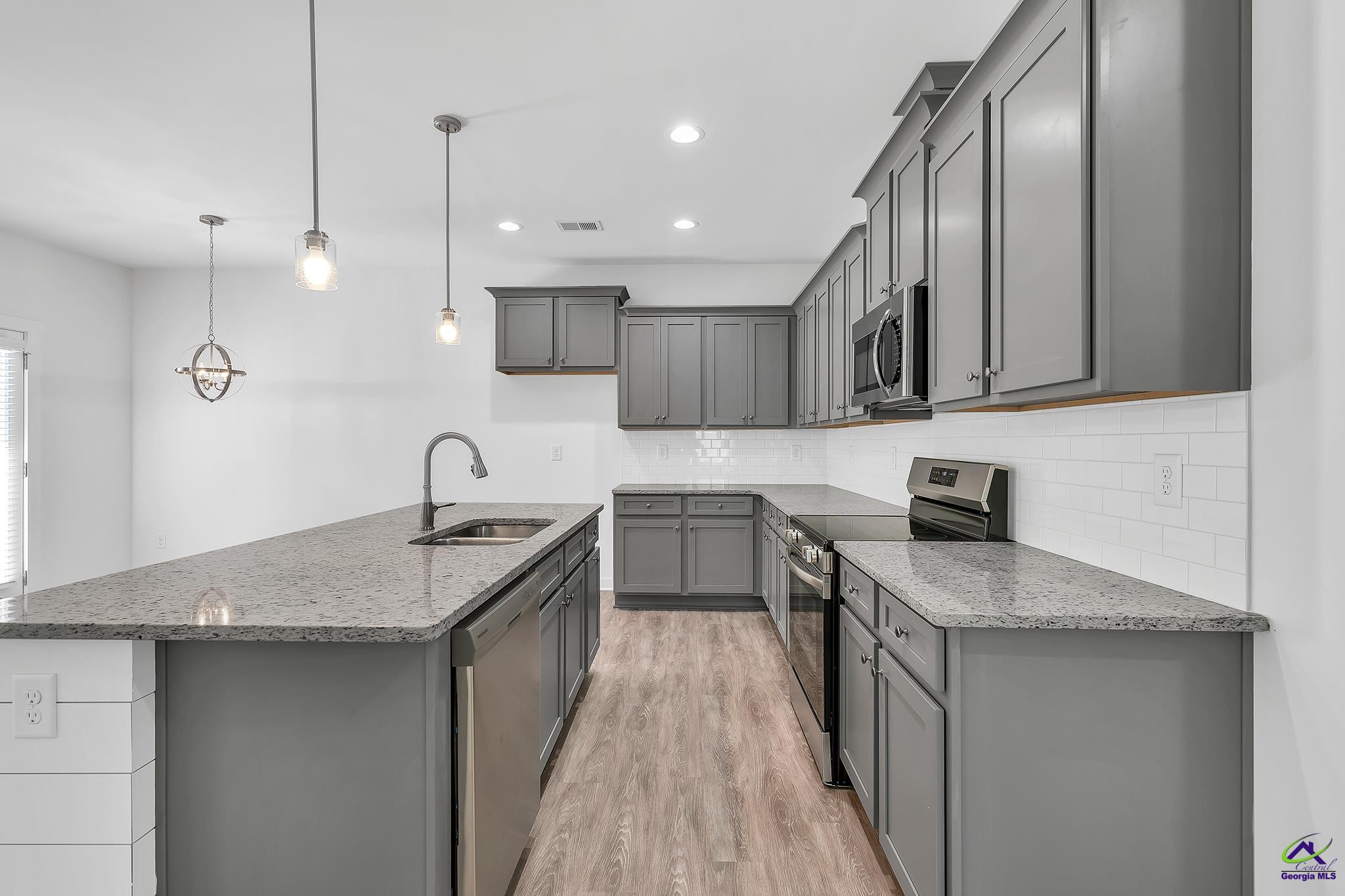 106 Breakwater Way Property Photo 12