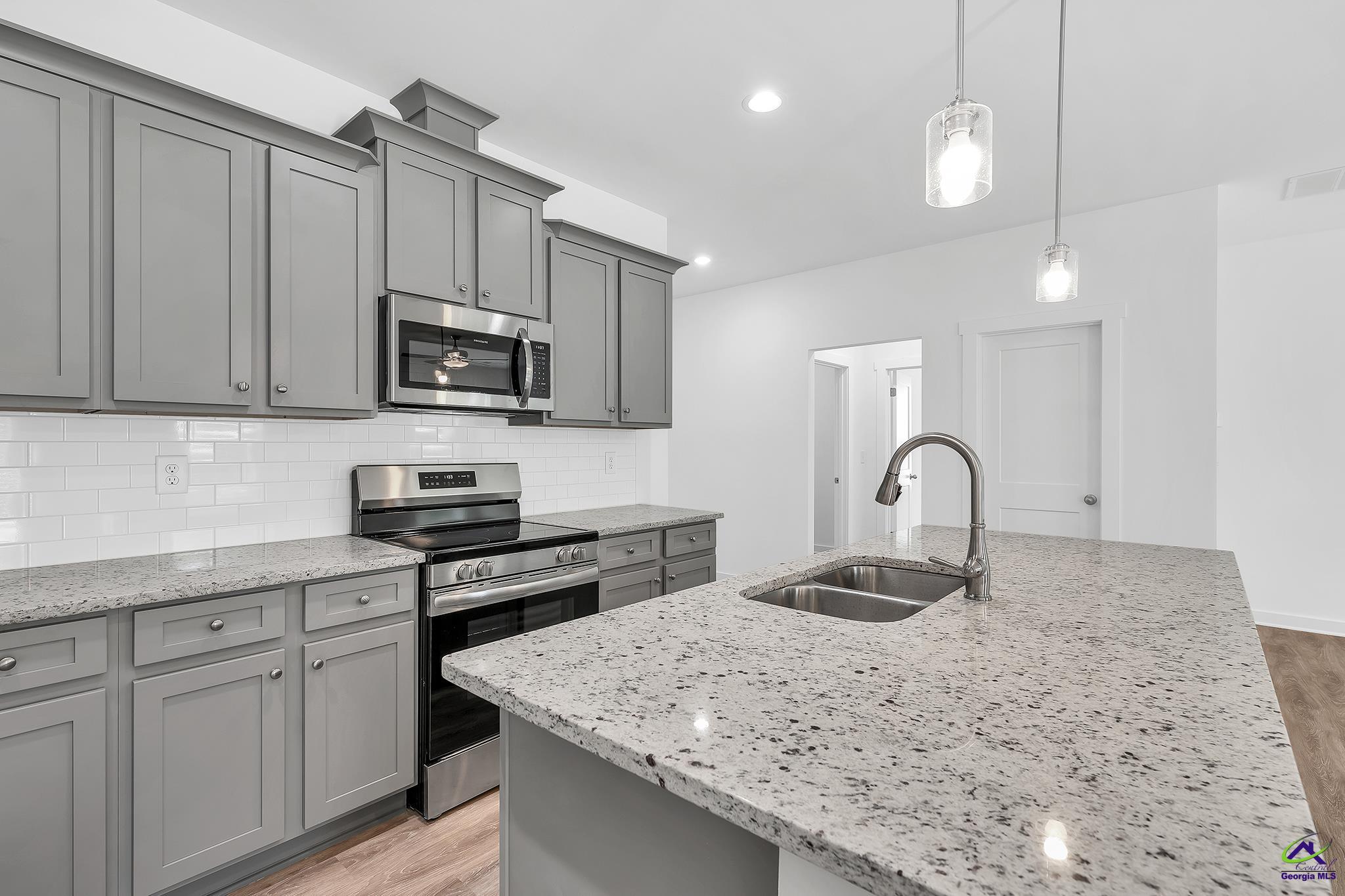 106 Breakwater Way Property Photo 13