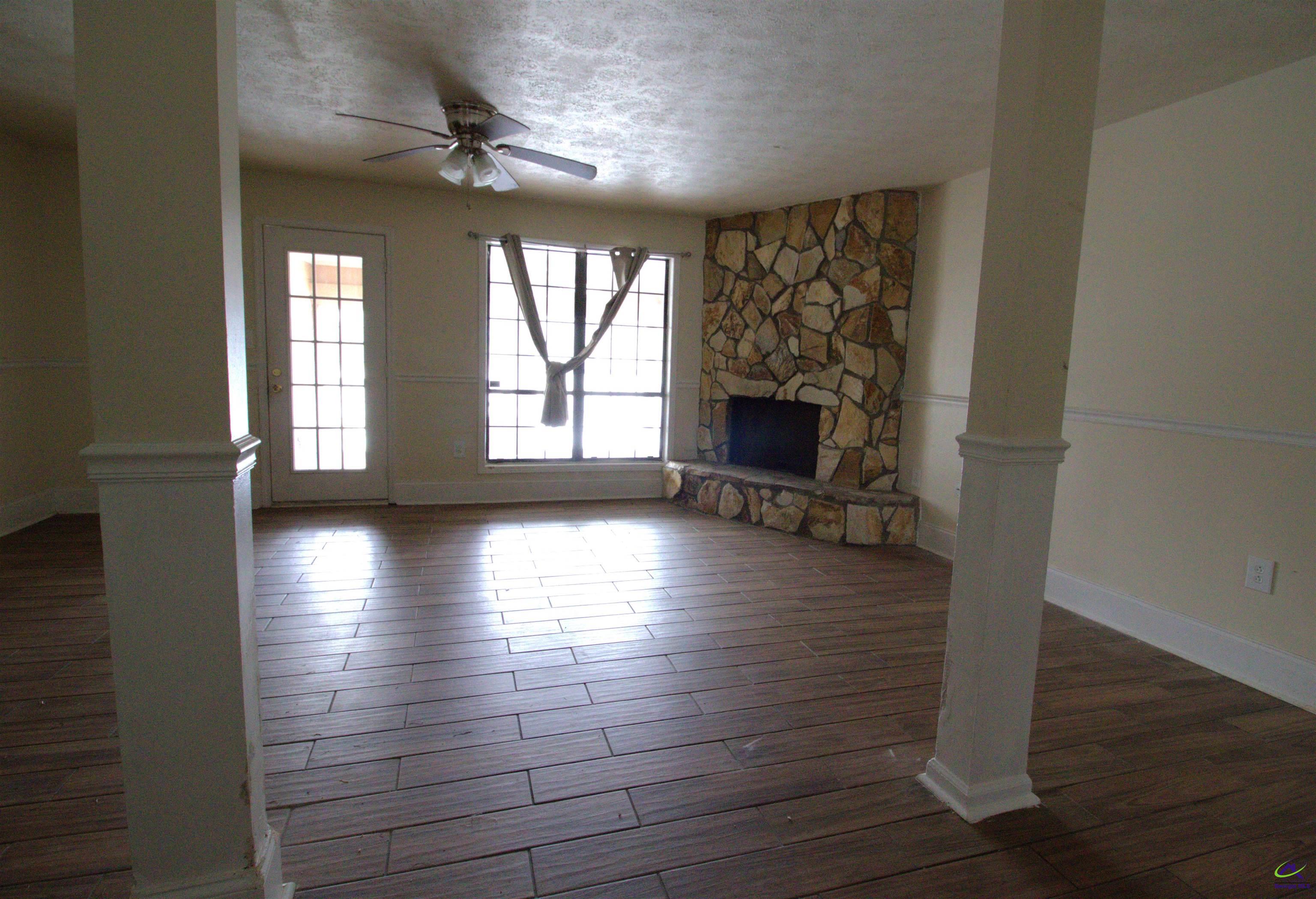 303 Leisure Lake Drive Property Photo 2