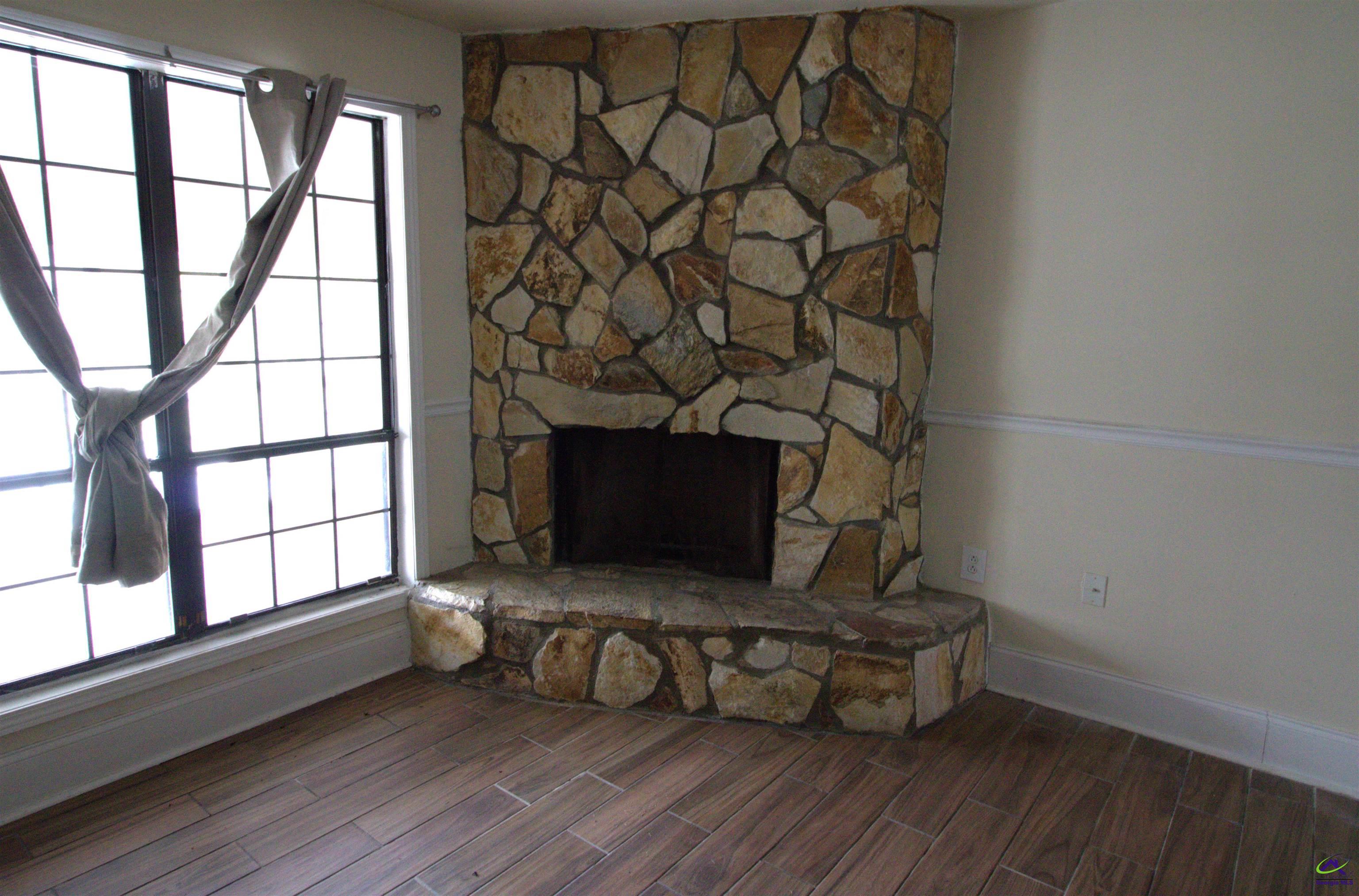 303 Leisure Lake Drive Property Photo 3