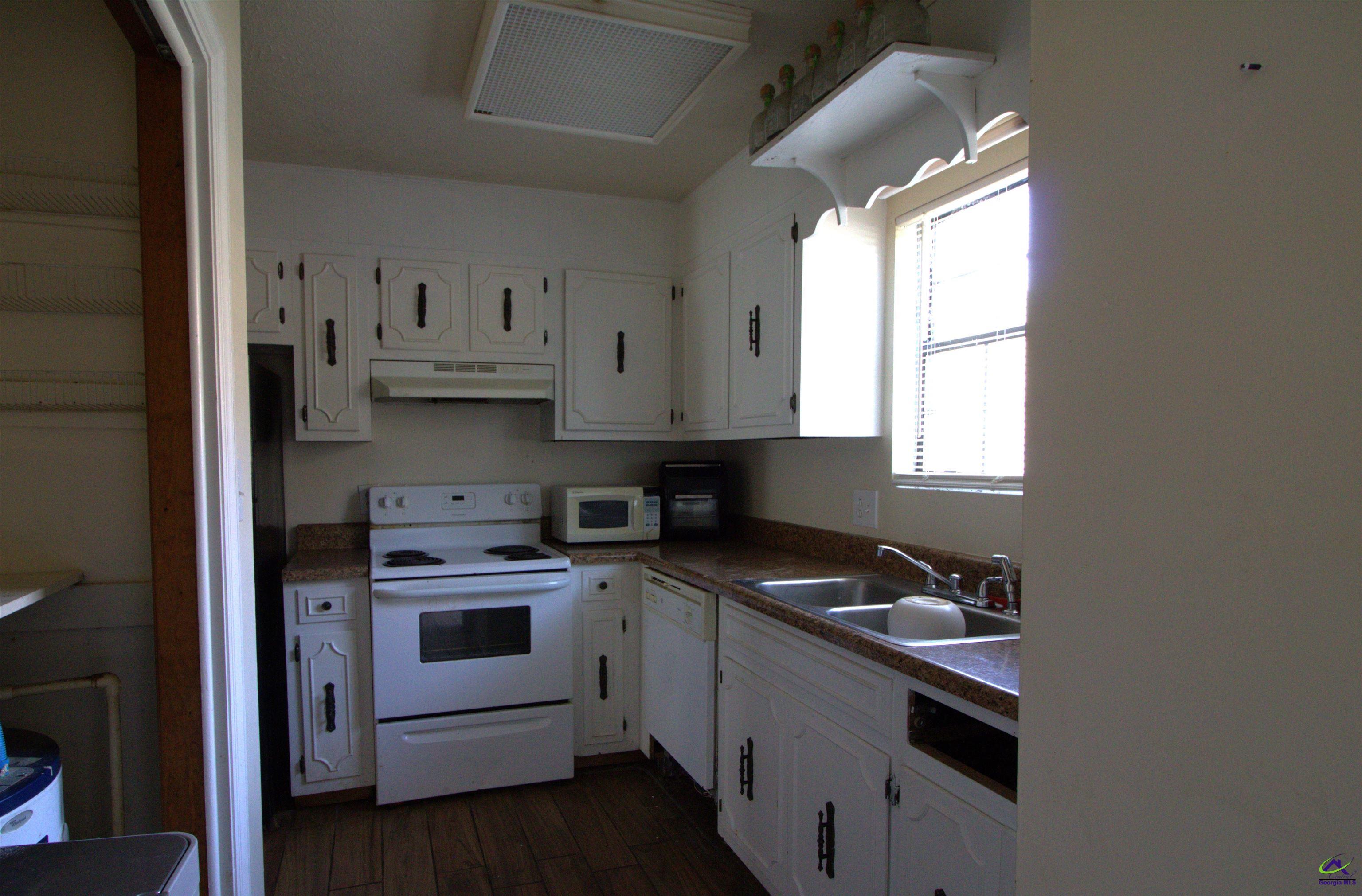 303 Leisure Lake Drive Property Photo 5