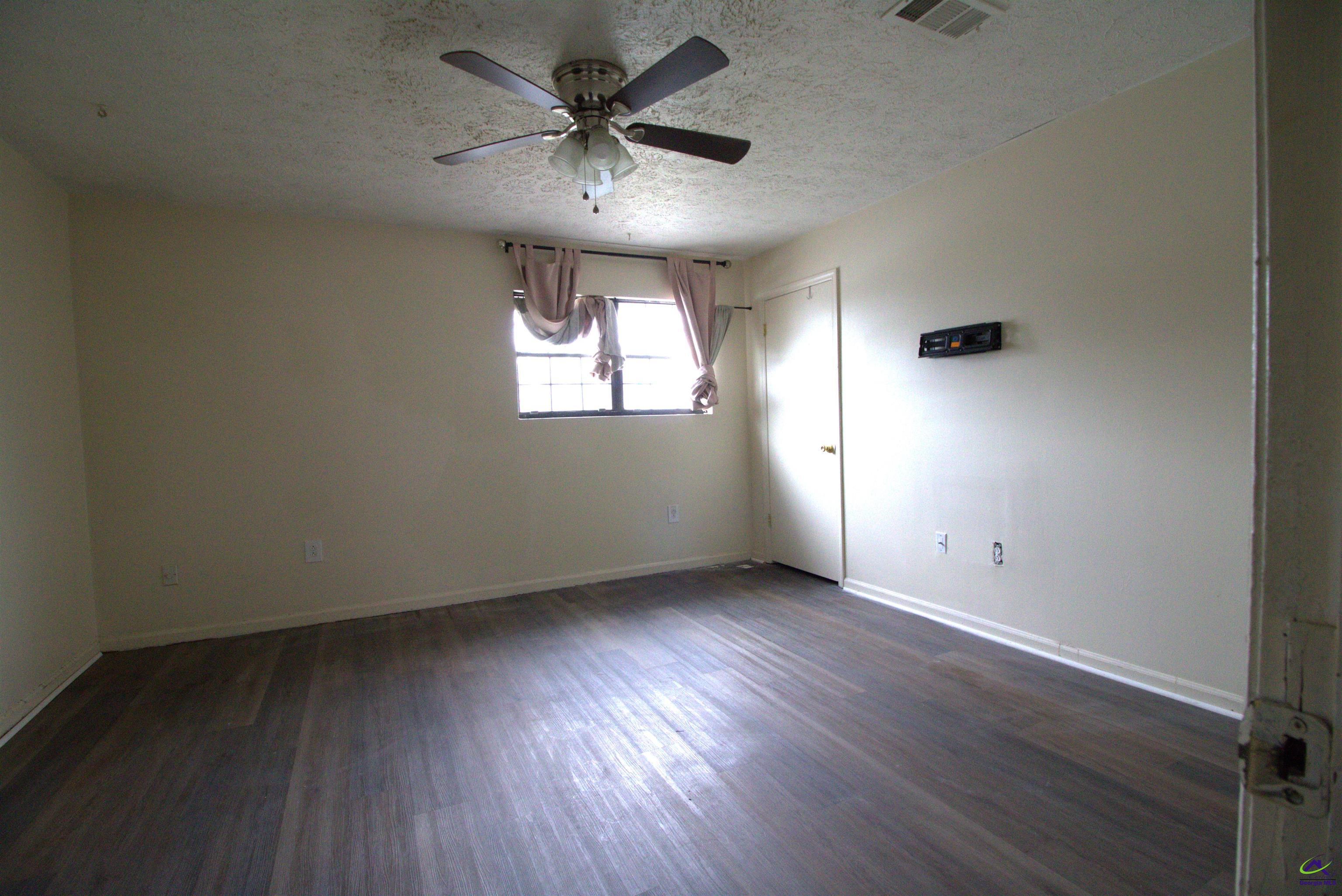 303 Leisure Lake Drive Property Photo 7
