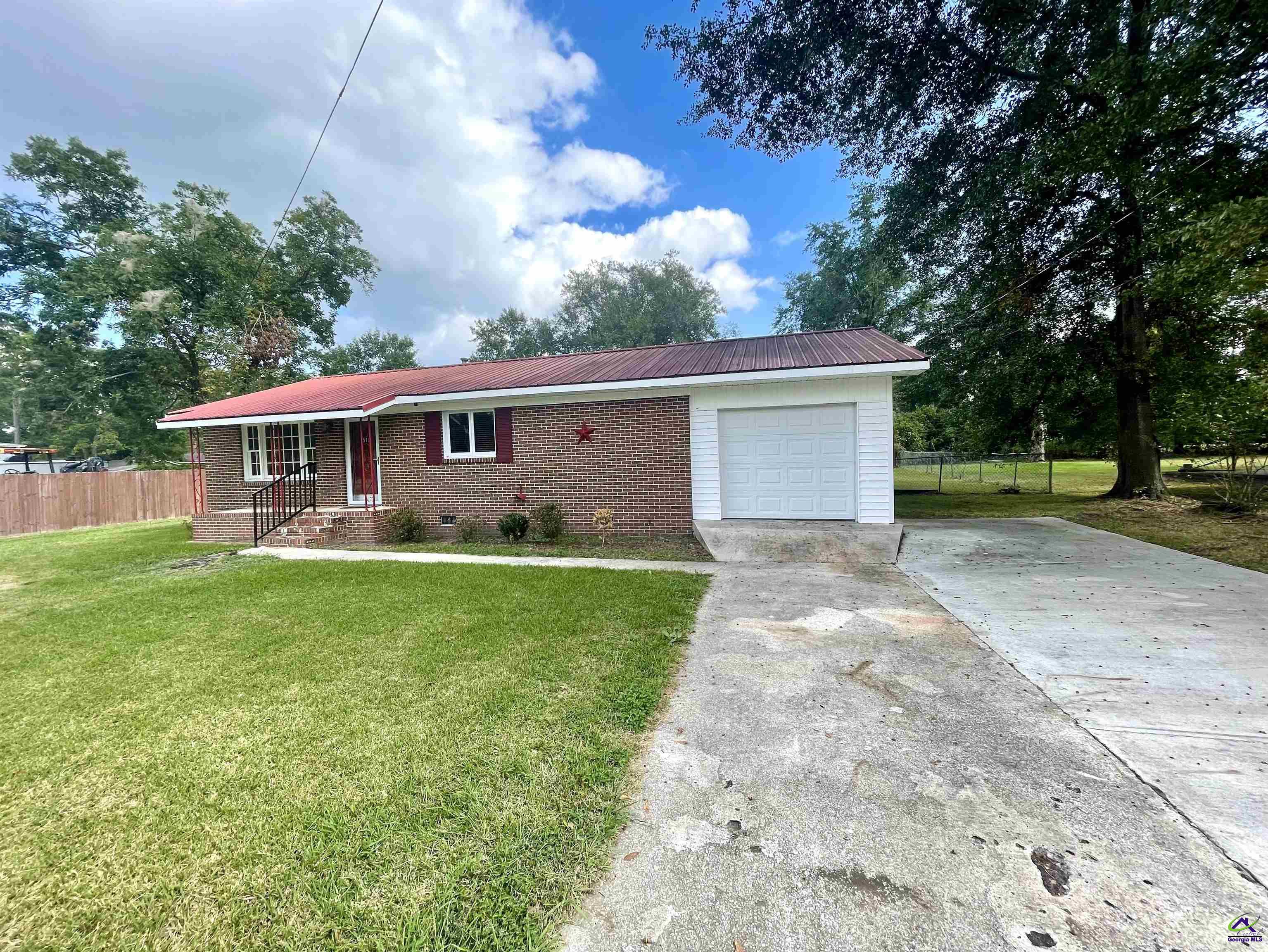 511 Thomas Street Property Photo