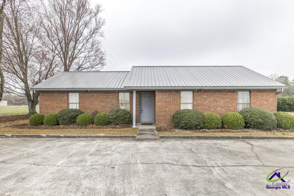 231 Riverview Drive Property Photo