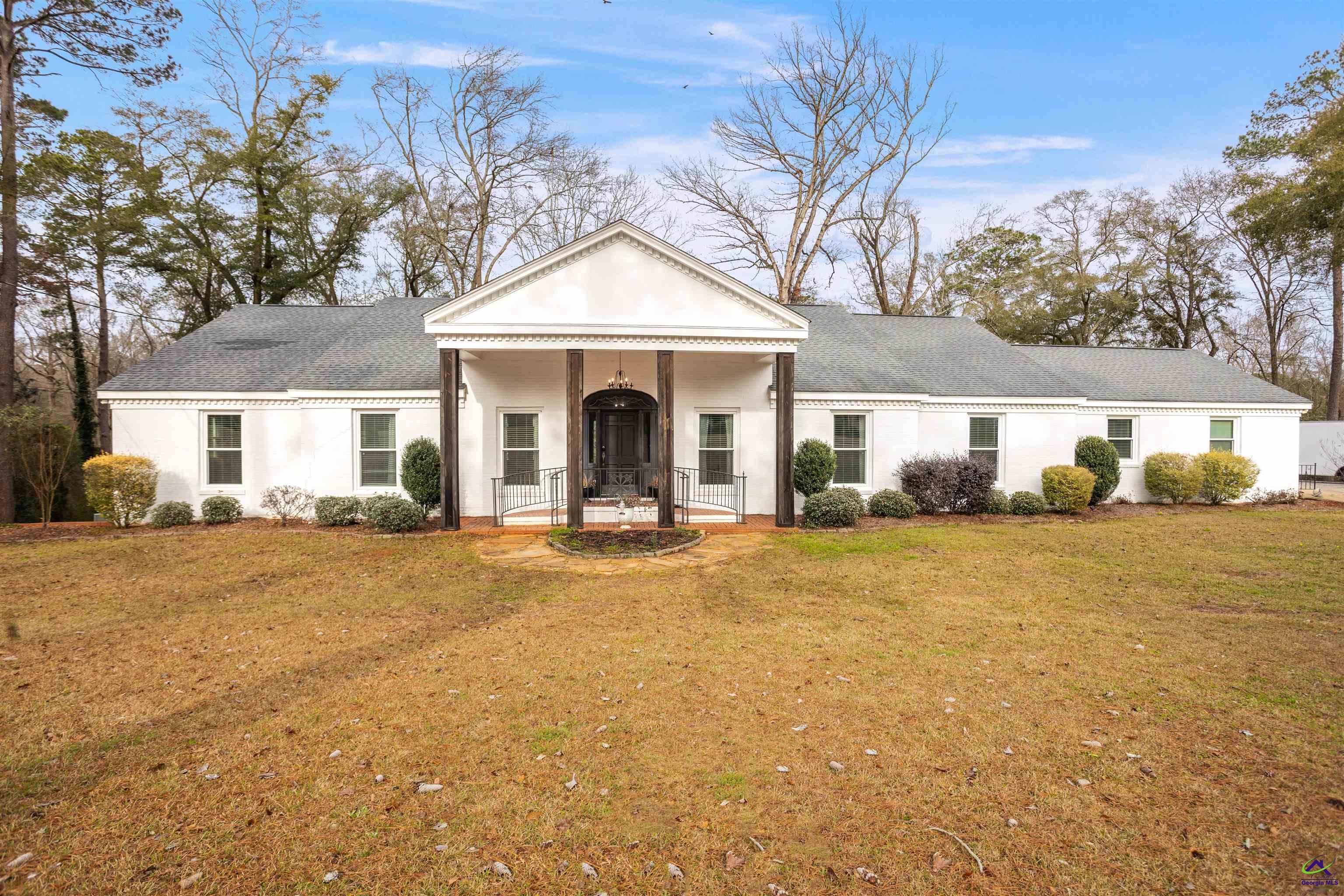 715 College St Property Photo