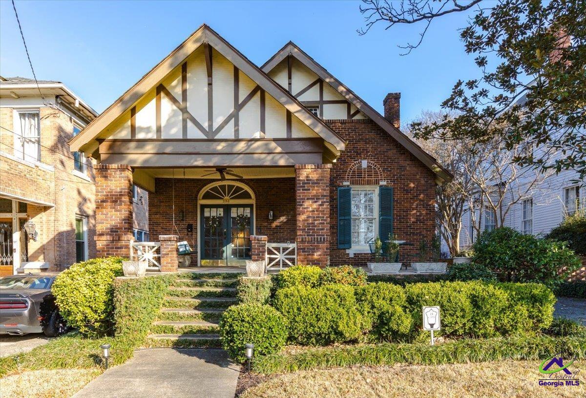 294 College Street Property Photo