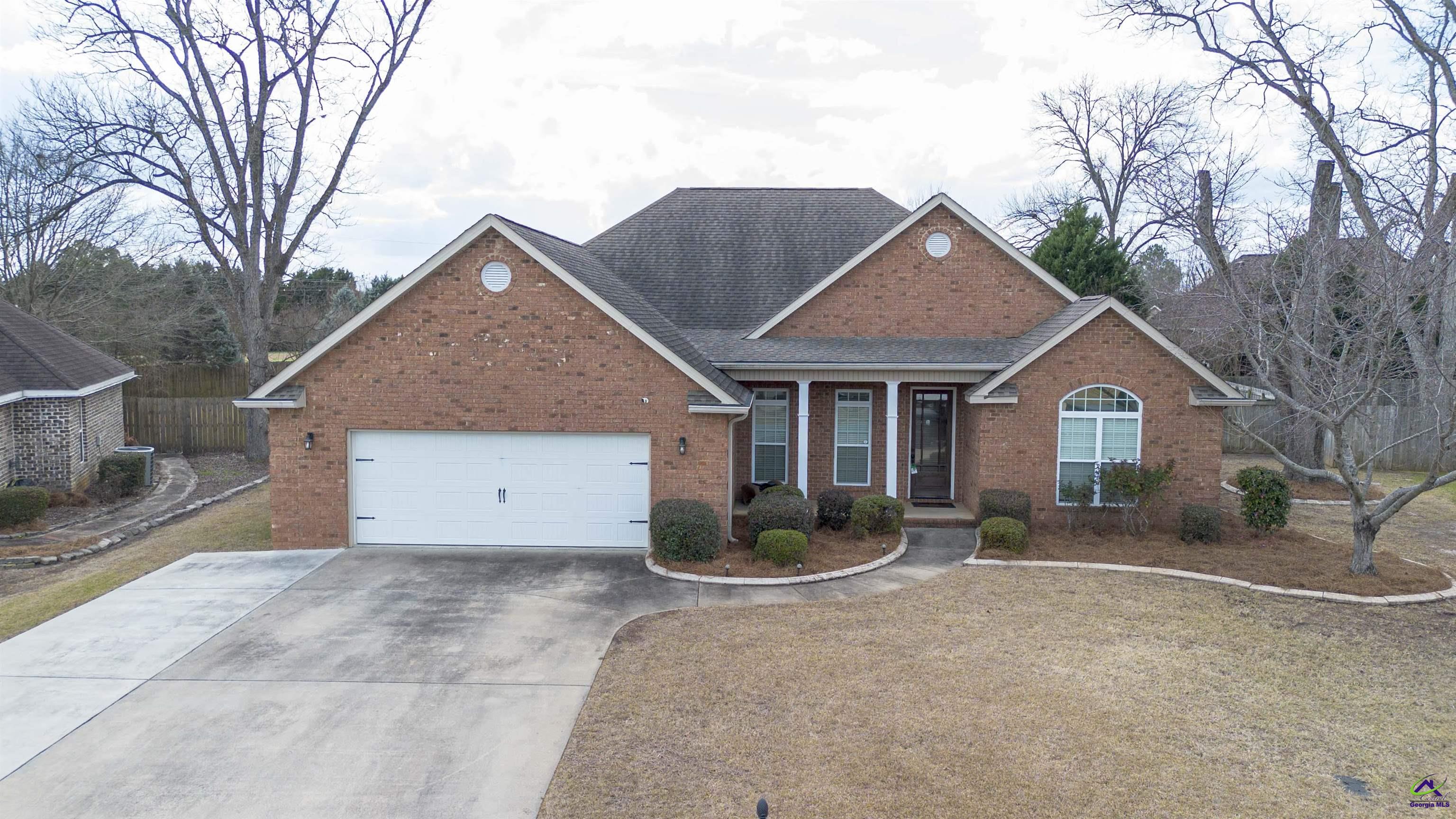 212 Cheshire Drive Property Photo 1