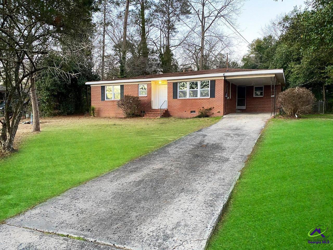 1942 Dirk Drive Property Photo