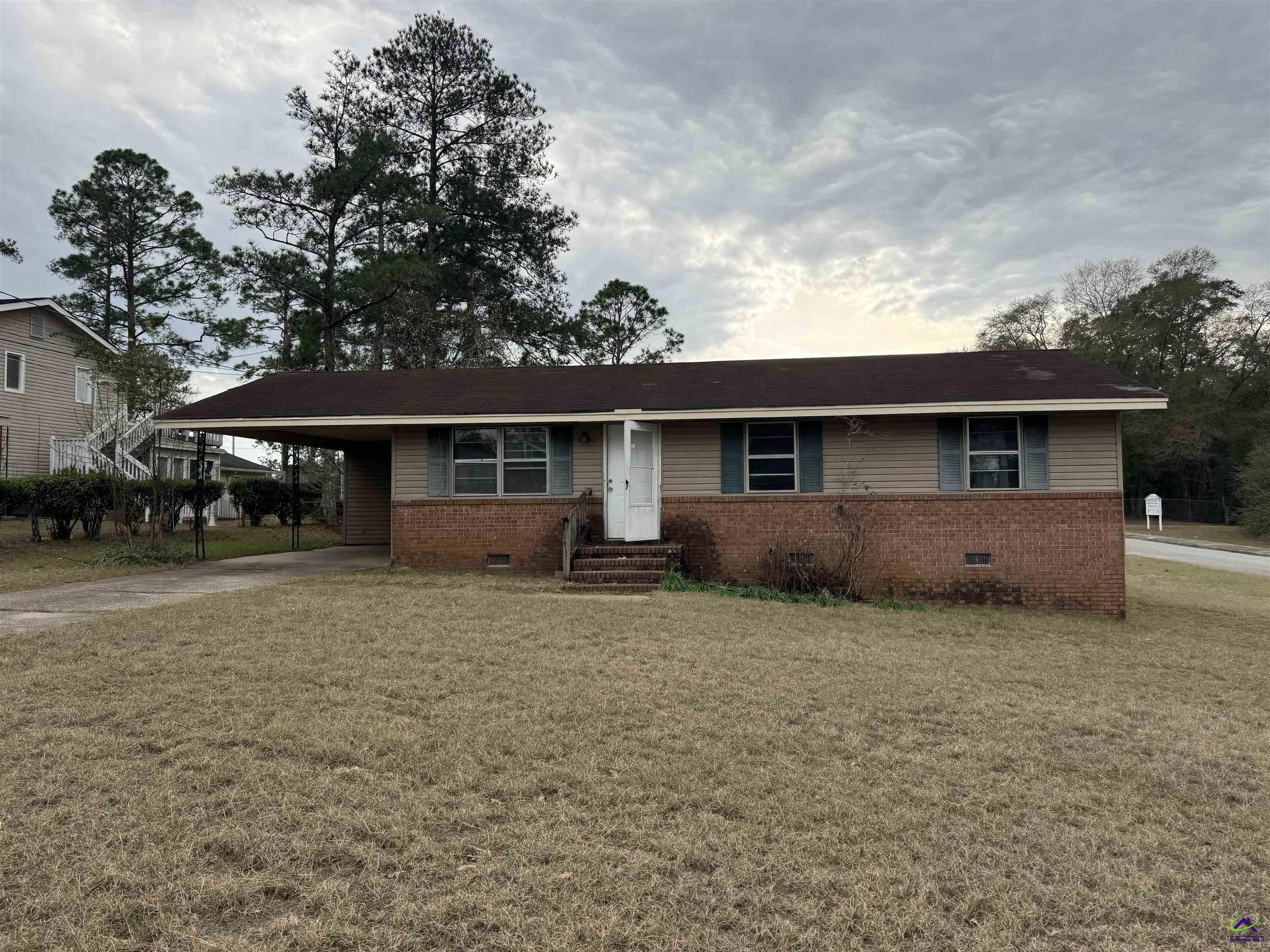 1121 Creekwood Drive Property Photo 1
