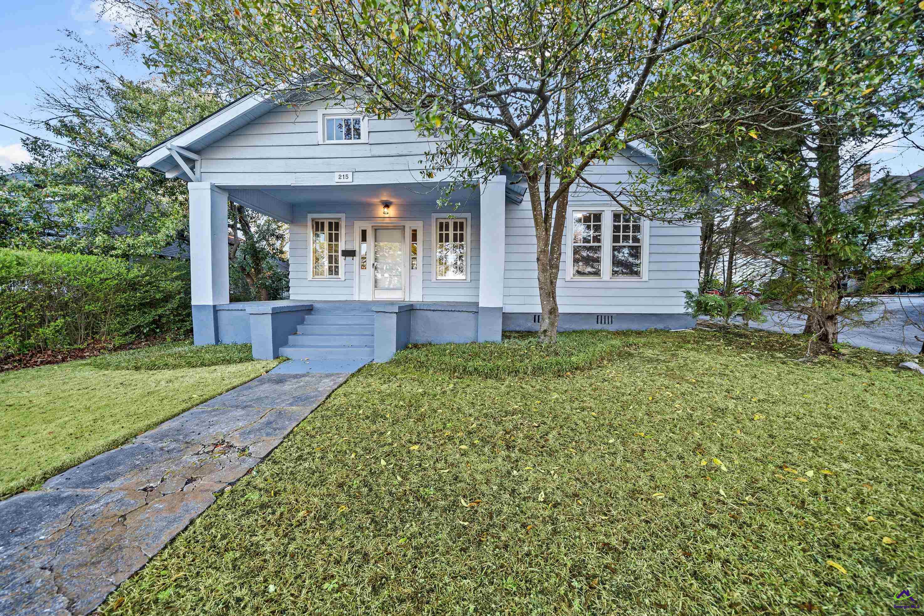 215 Pierce Avenue Property Photo 1