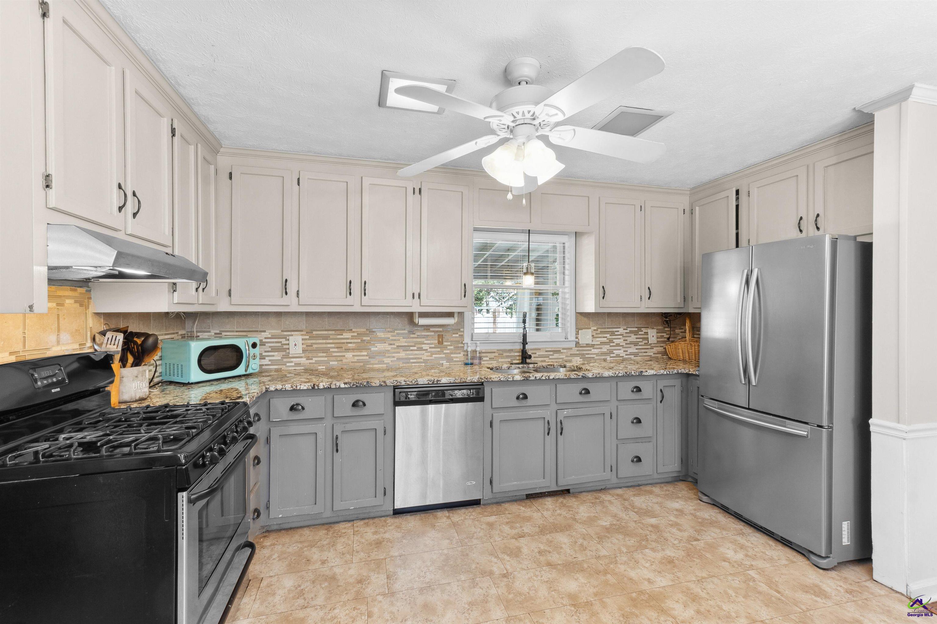 510 Folkstone Place Property Photo 8