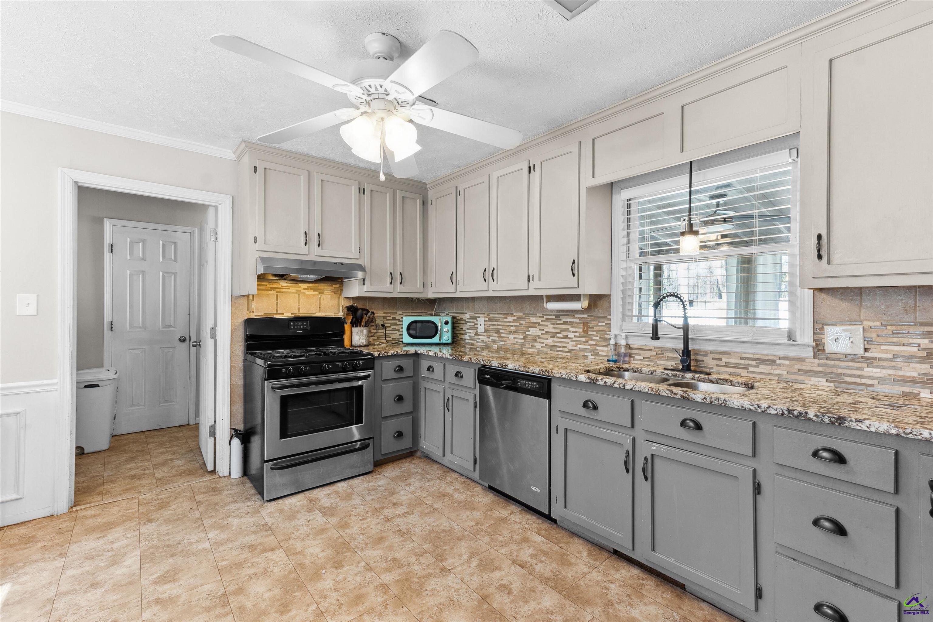 510 Folkstone Place Property Photo 9